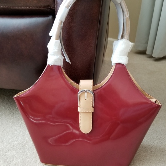 Beijo Handbags - NWT Beijo VOTED MOST POPULAR Cabrenet tan